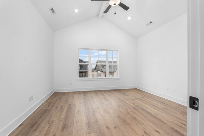 Building Photo - 6804 Fir St