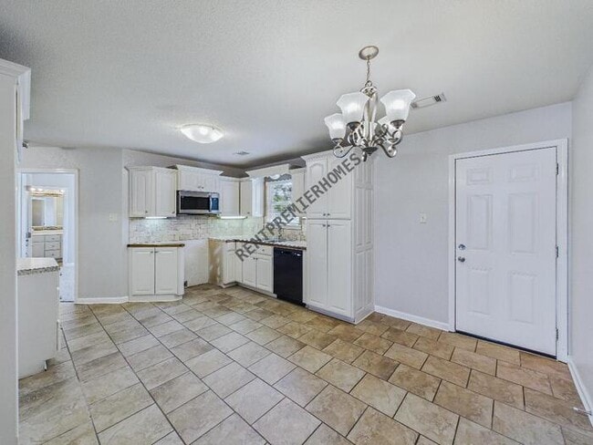 Building Photo - 29 Green Apple Dr