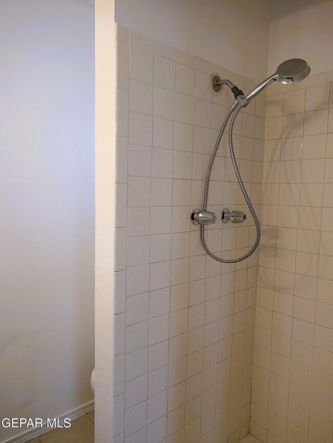 Building Photo - 5804 Pickerel Dr