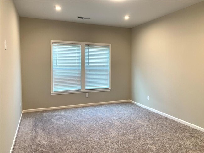Building Photo - 204 Sage Woods Way