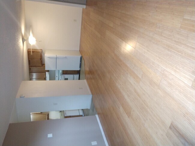 Building Photo - 3440 SW Alice St