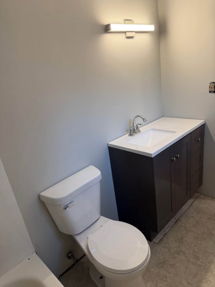 Building Photo - 913 W Shenandoah Dr