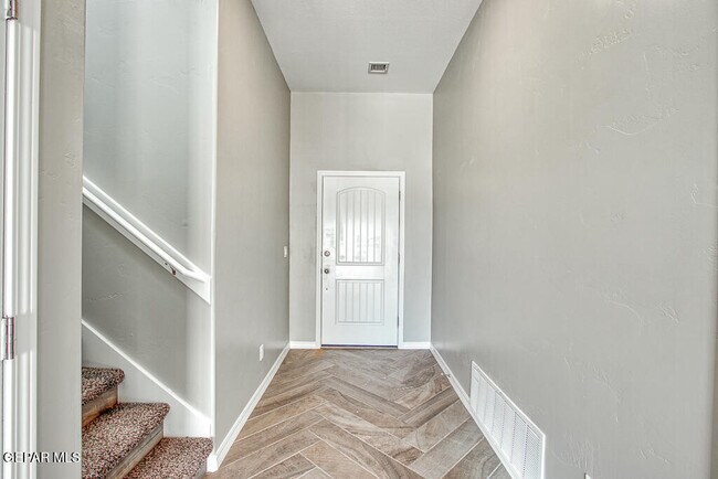 Building Photo - 14945 Tierra Haven Ave