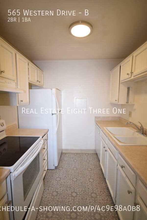 Building Photo - 565 Western Dr