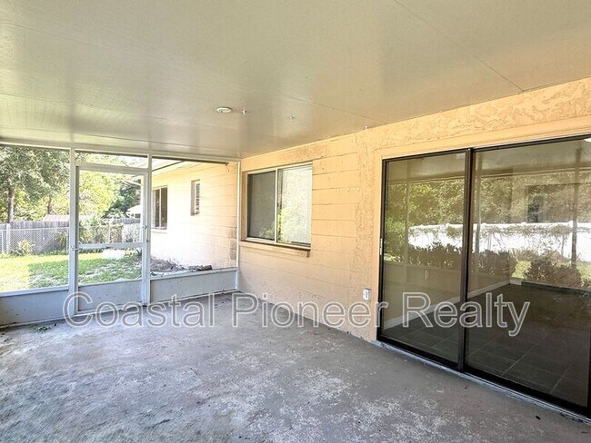 Building Photo - 6063 Shingler Ave