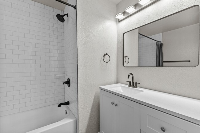 Building Photo - 1408 Quiet Ct