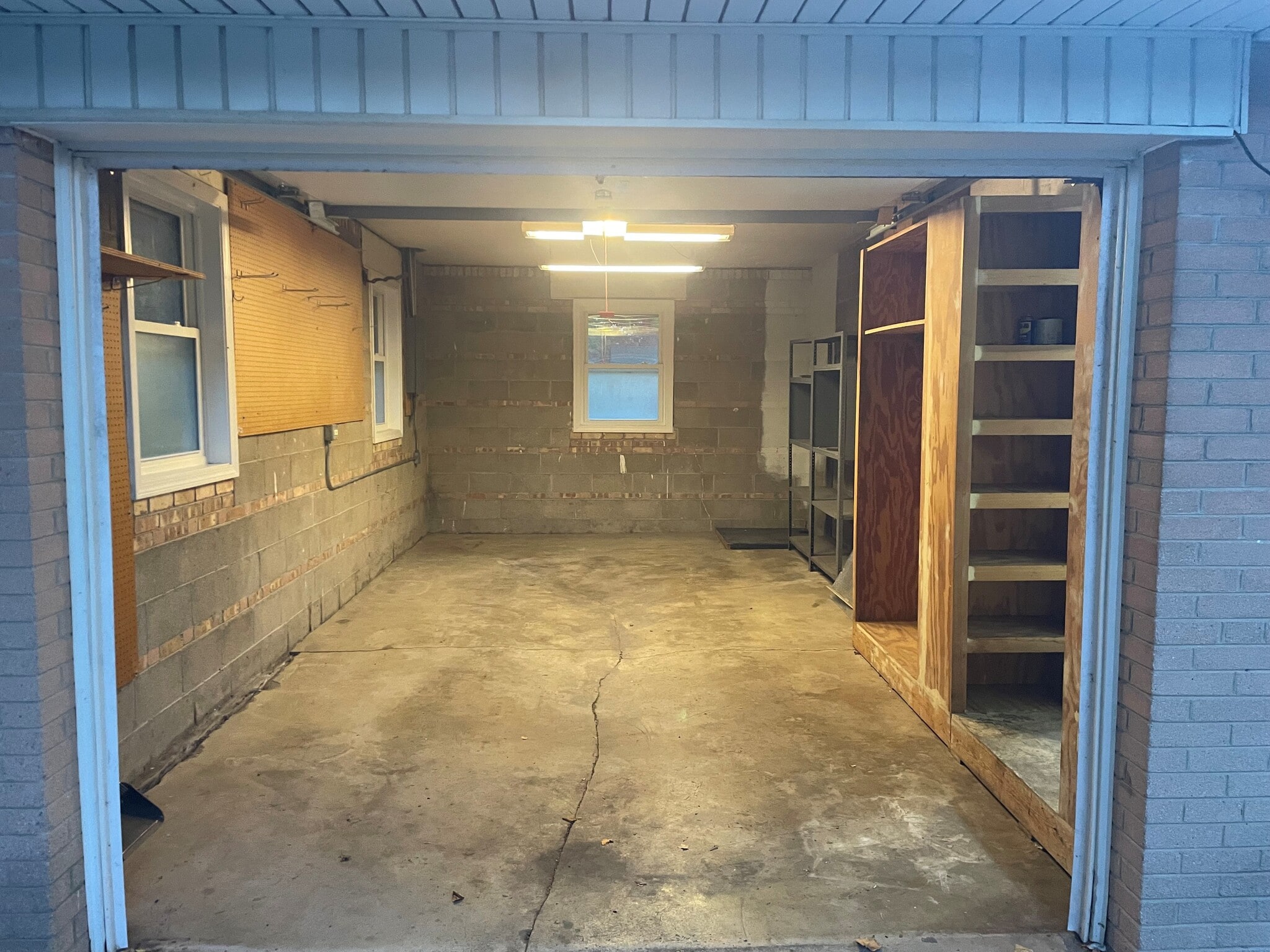 Building Photo - 111 S Lorraine Rd