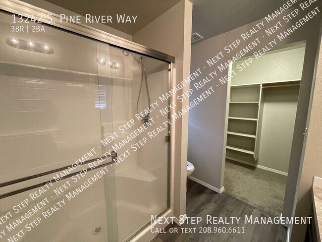 Building Photo - 13242 S Pine River Way