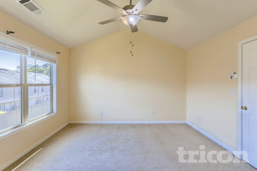 Building Photo - 281 Oakland Hills Way