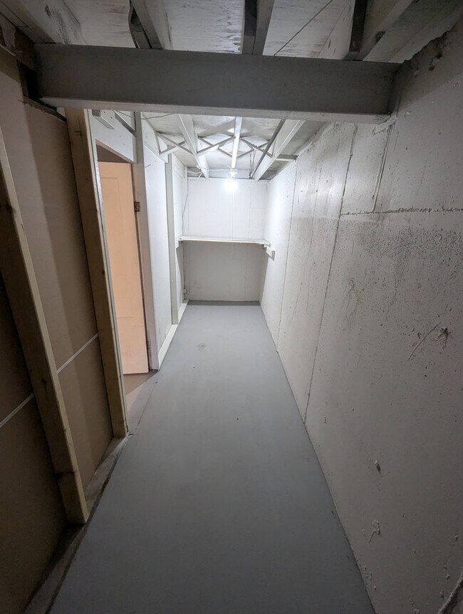 Building Photo - Lawnview Vista