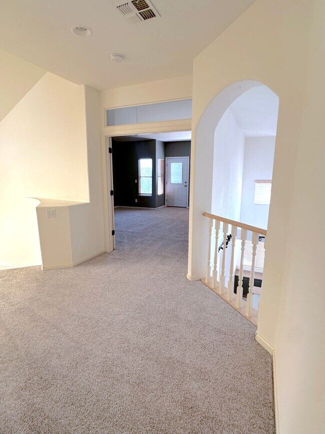 Building Photo - 1601 E Glenhaven Dr