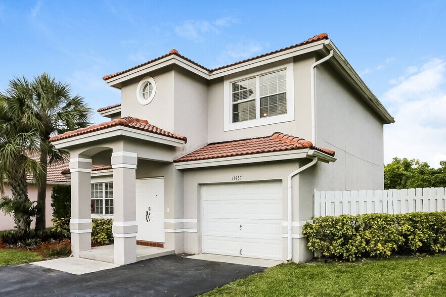 Building Photo - 13457 NW 5th Ct