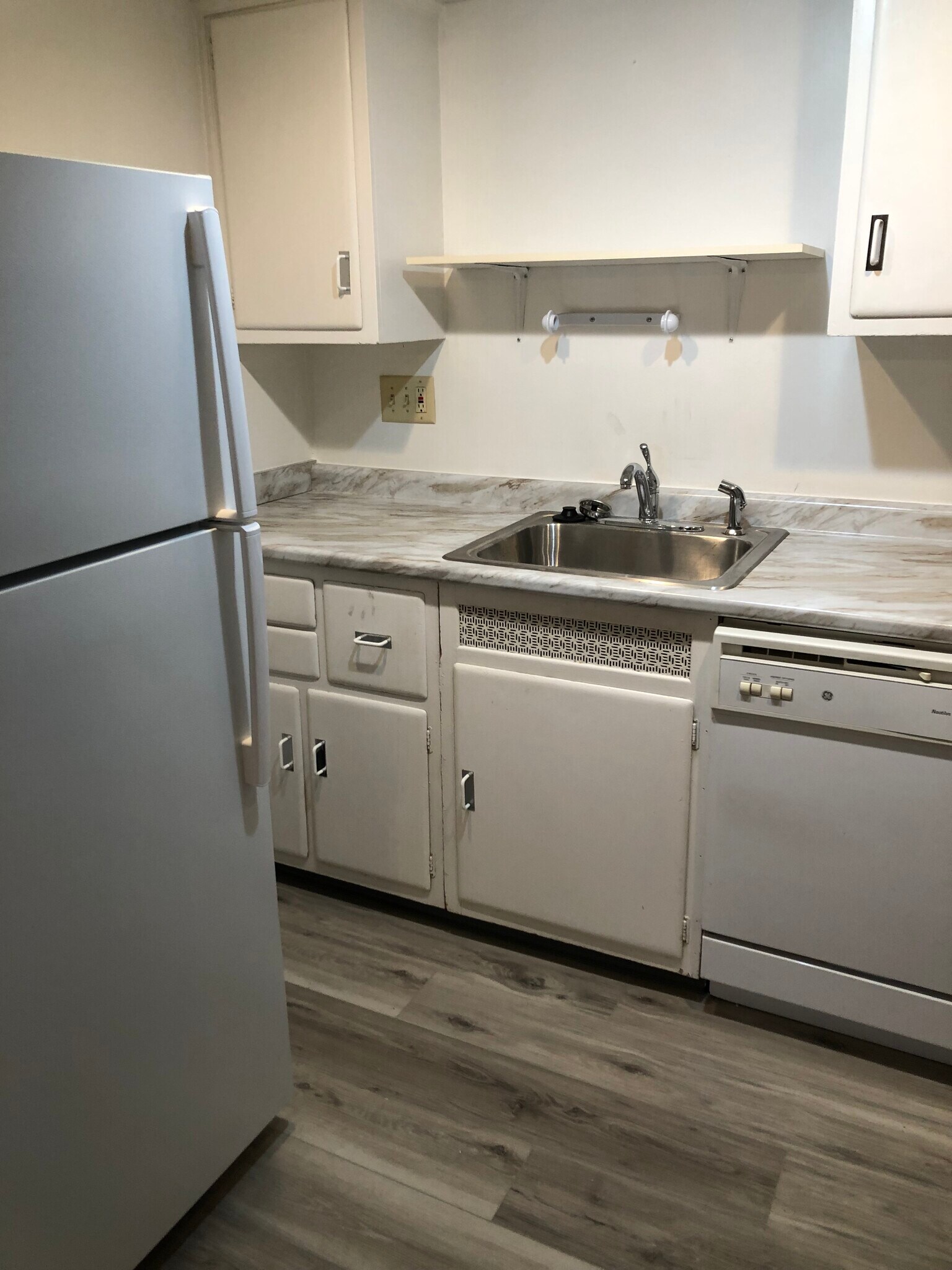 Building Photo - 1078 Delta Ave