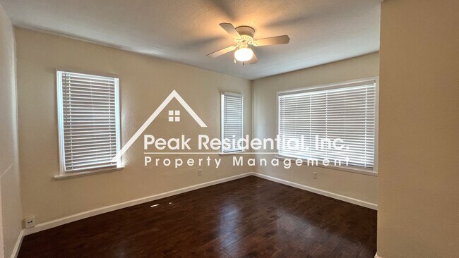 Building Photo - Very Nice 3bd/1ba House with 2 Car Garage