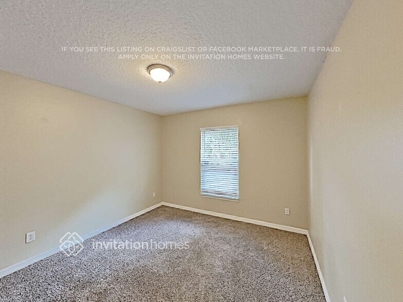 Building Photo - 2436 Delbarton Ave