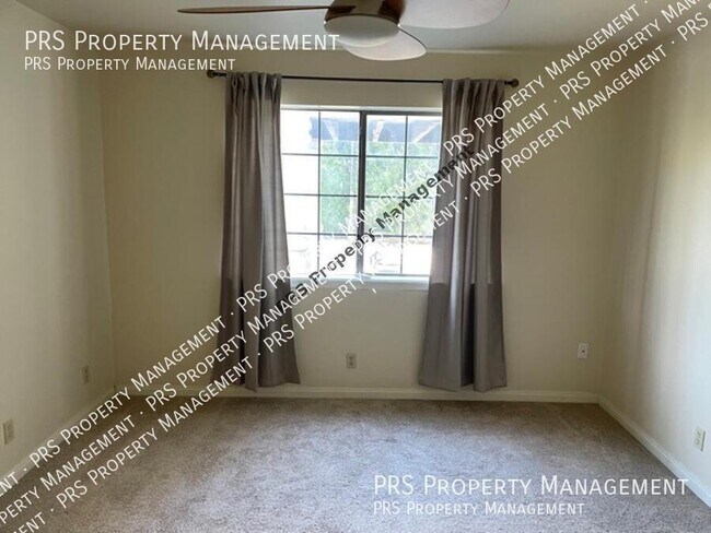 Building Photo - 620 E Linda Ln