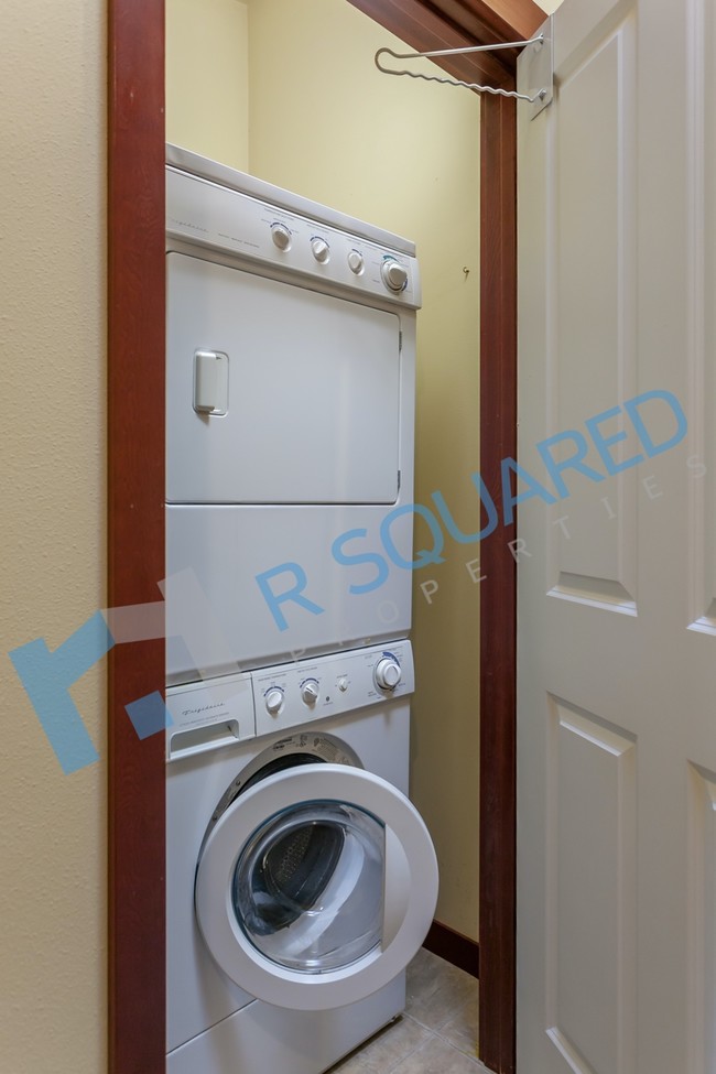 Building Photo - 14314 Stone Ave N