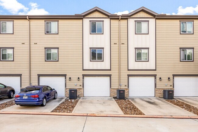 Building Photo - 12603 Telge Rd
