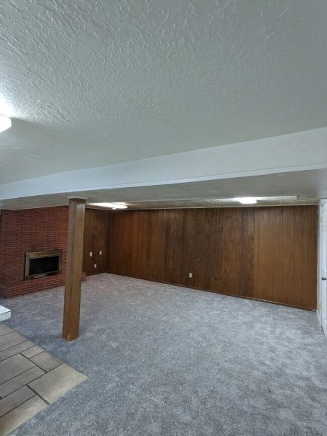 Building Photo - 3429 Quincy Ave