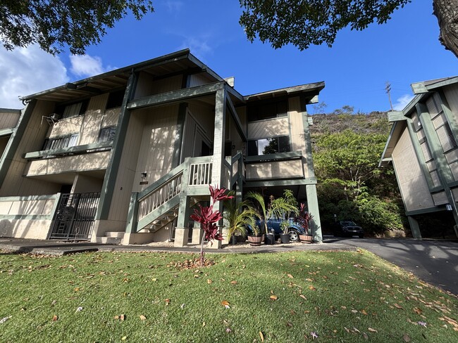 Building Photo - 500 Kawaihae St