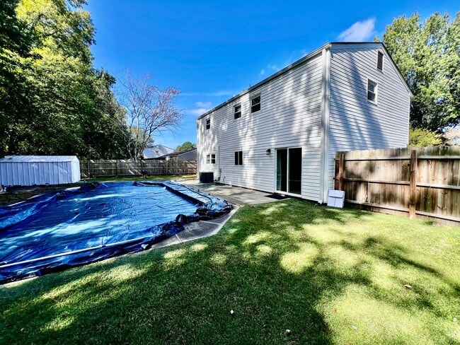 Building Photo - Come see this FULLY renovated two-story tr...