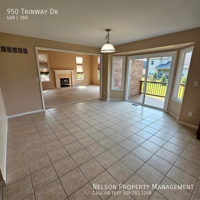 Building Photo - 950 Trinway Rd