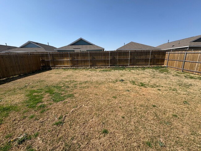 Building Photo - Cute 3-2-2 Princeton March 2026 Move-In!