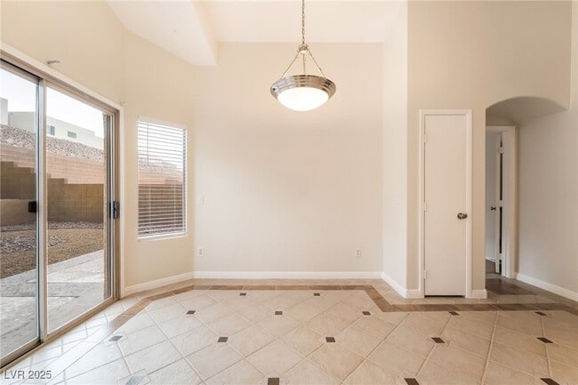 Building Photo - 11073 Vallerosa St