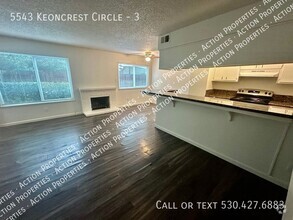 Building Photo - Spacious 2 Bedroom Townhome In Sacramento