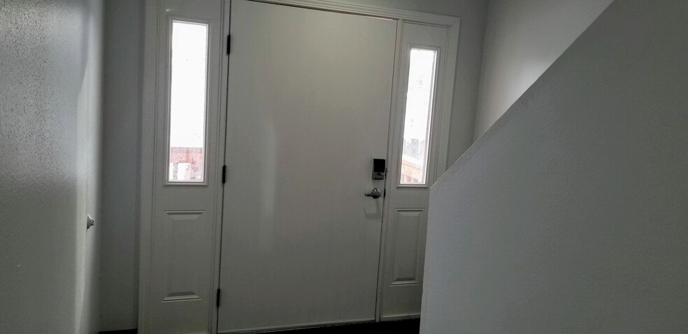 secure entrance area - main door - 5850 Rocky Mountain Ct
