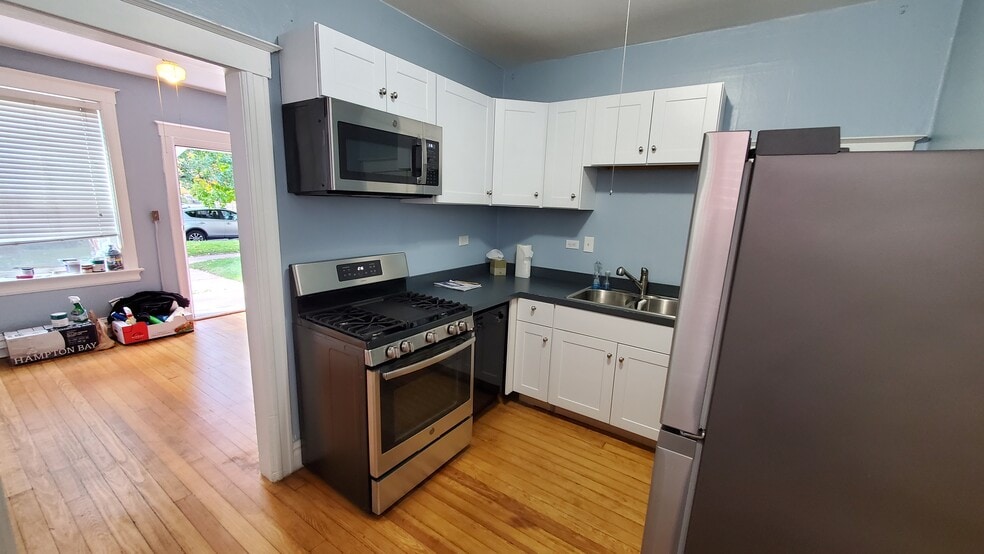 Microwave and Frige with Ice maker - 210 S Logan St