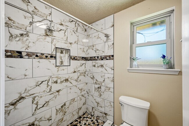 Building Photo - 17511 Favor Bend Ct