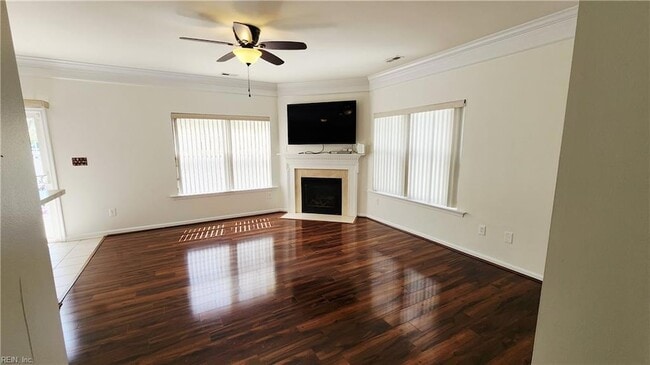 Building Photo - 805 Gem Ct