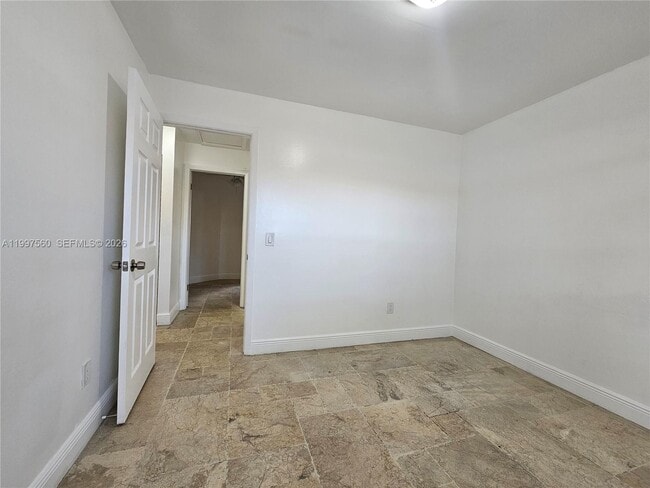 Building Photo - 15075 SW 49th Ln