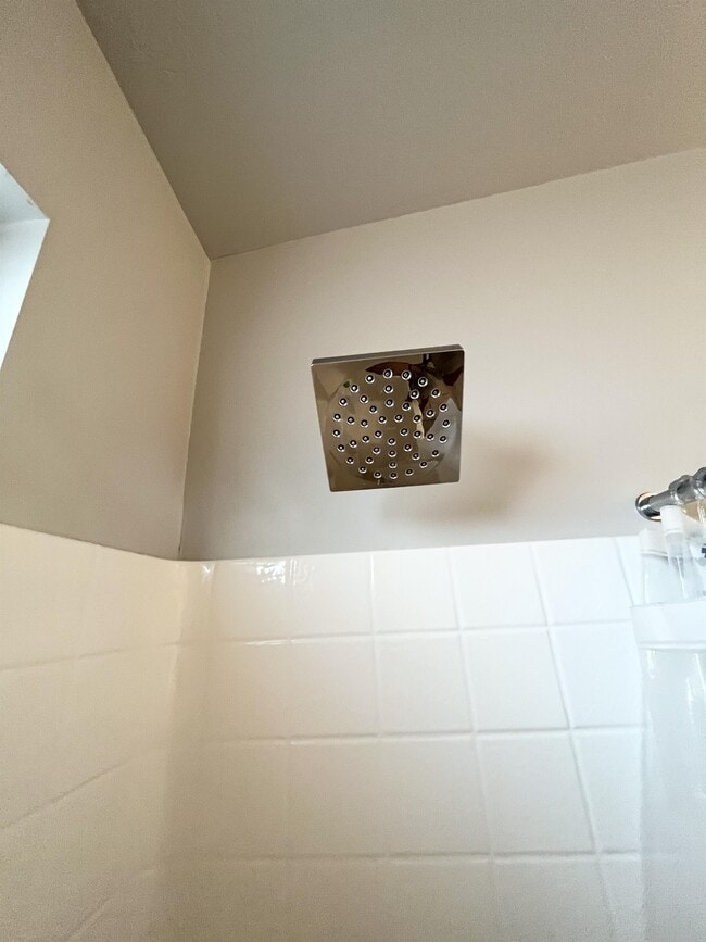 Building Photo - 621 Koins Way