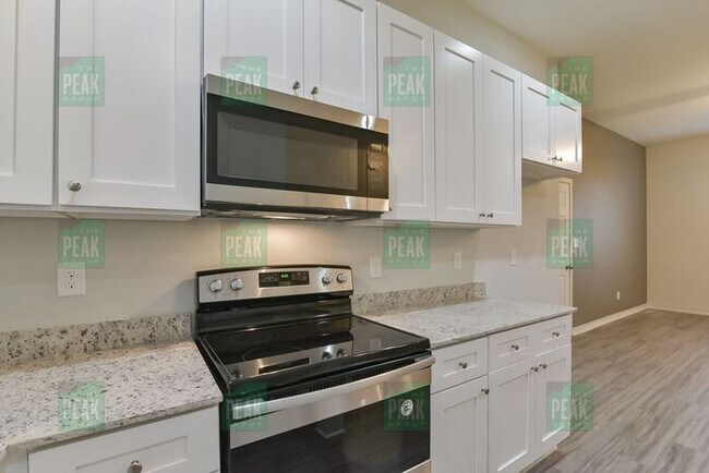 Building Photo - $1515! Beautiful Corner lot home in Fort Worth! Available 5/16!