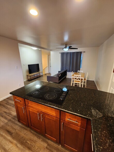 Building Photo - 306 Ekoa Pl