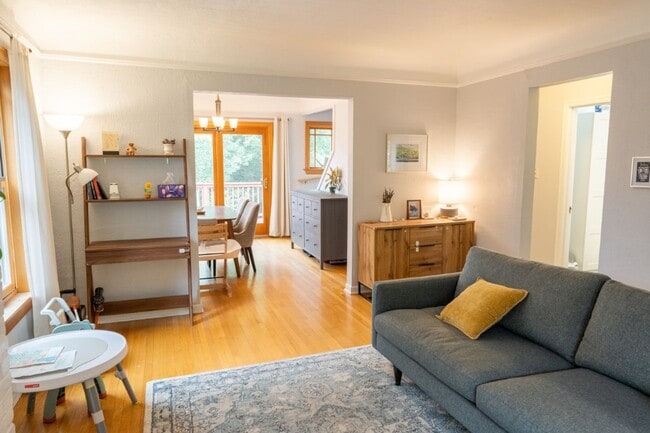 Building Photo - 4Bd/1.5Ba Seattle House