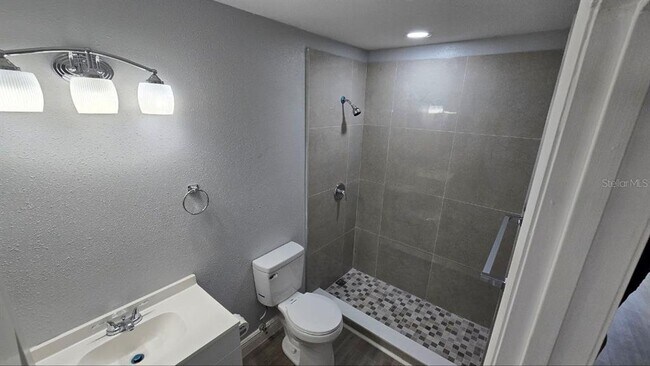 Building Photo - 34 Emerson Dr NW