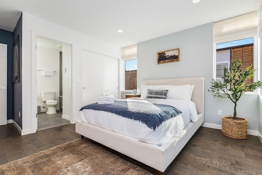 Building Photo - 762 Belmont Pl E