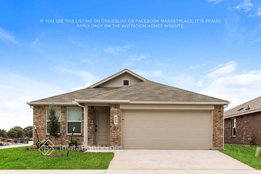 Primary Photo - 905 Carrick Dr