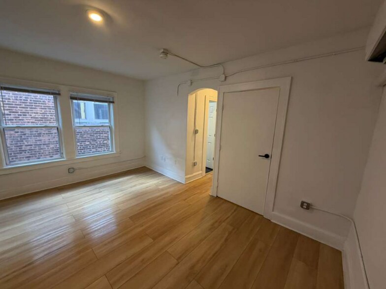 Building Photo - 1384 W 83rd St