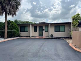 Building Photo - 15011 Coconut Ct