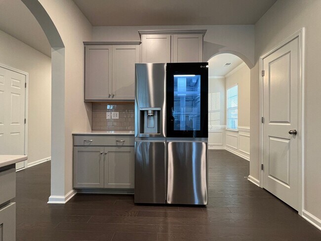 Building Photo - 5bd 4.5bath like brand new SFH in Palisades