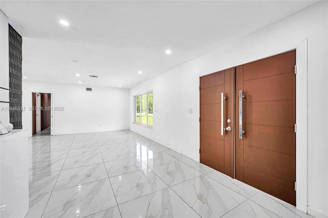 Building Photo - 12525 SW 68th Ct