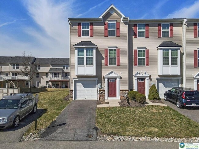 Primary Photo - 10 White Rose Lane