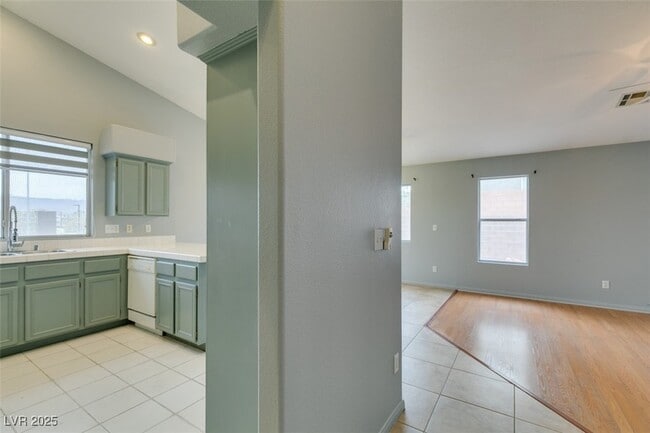 Building Photo - 7782 Top Hat Ave