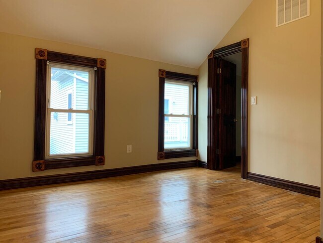 Building Photo - 2261 S Mound