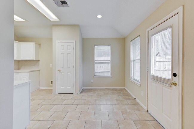 Building Photo - Charming one-story home in Atascocita Park
