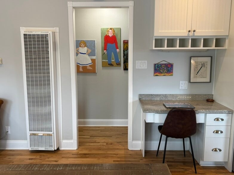 Dedicated Work Space - 4710 Jewel St